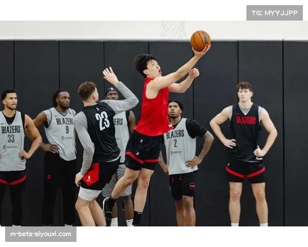 杨瀚森次节未获出场机会,球队调整策略引发关注